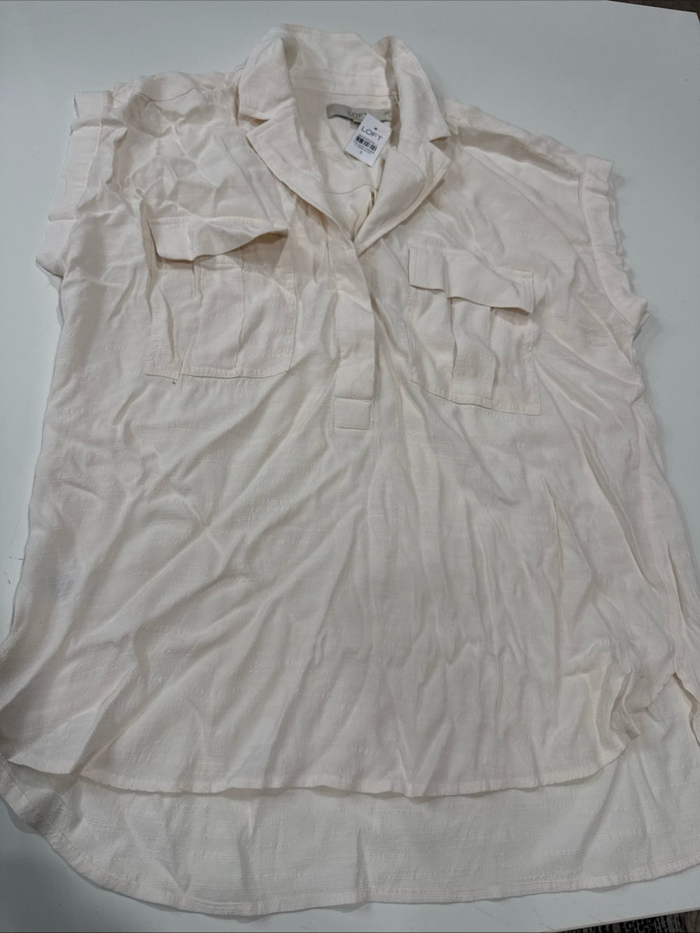 NWT Loft Ivory Sleeveless Blouse Top Size Small Front Pockets A030926